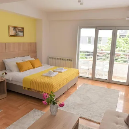 Unique Leninova Apartment *
